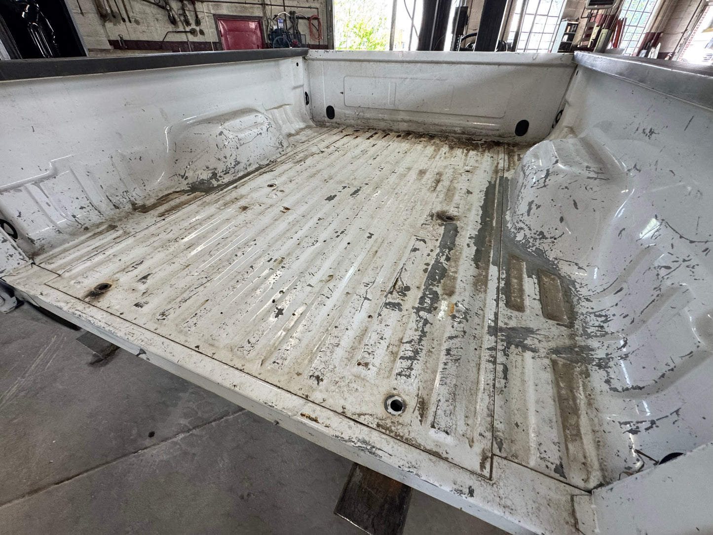 99-10 Superduty 6’9” Bed Oxford White #12718