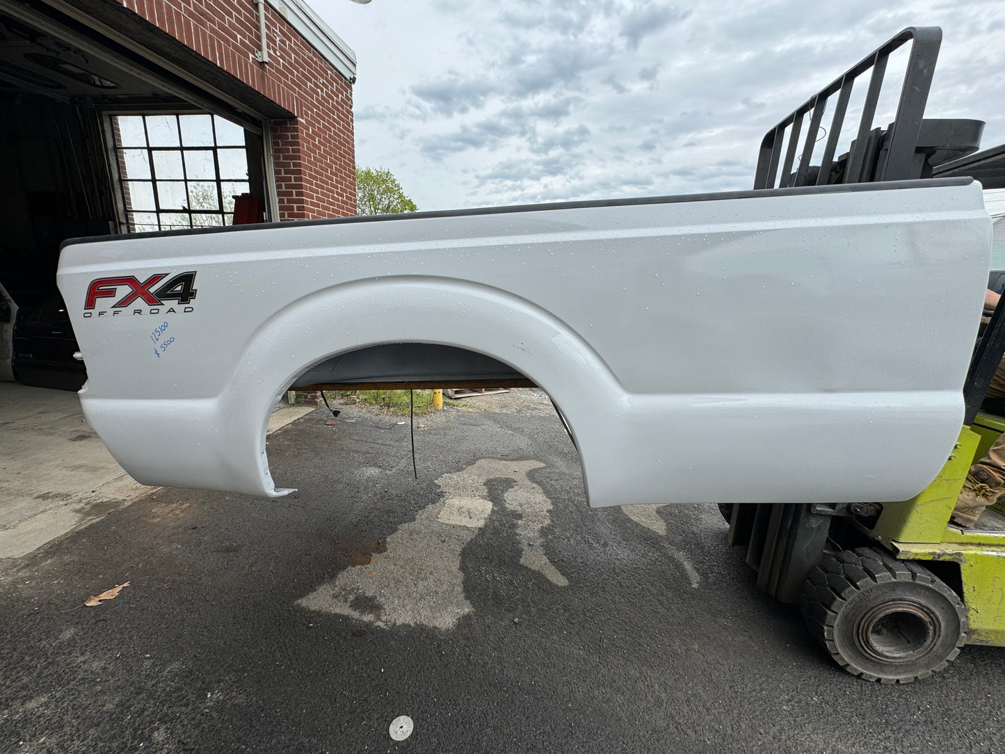 2011-2016 Superduty 8’ bed Oxford white #125100