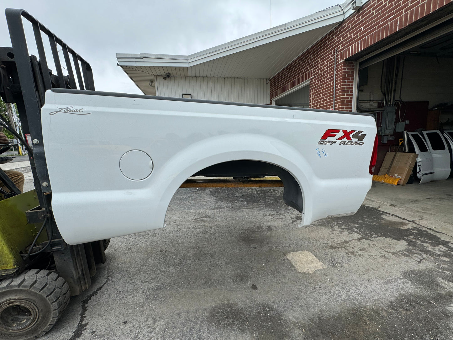 1999-2010 Superduty 6’9” Oxford white #12635