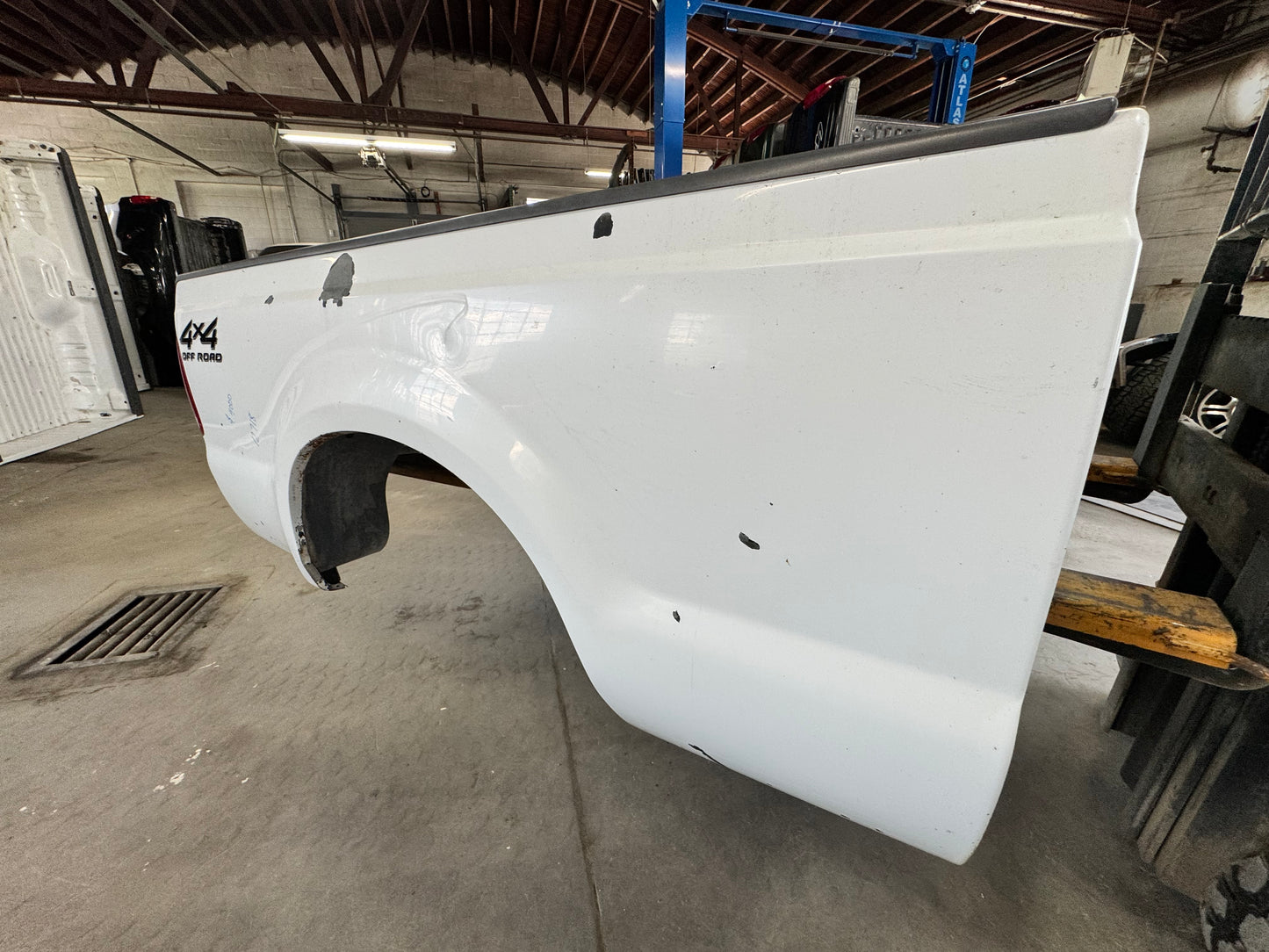 99-10 Superduty 6’9” Bed Oxford White #12718