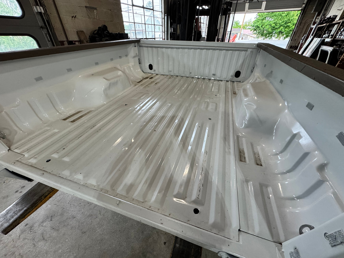 11-16 Superduty 6’9” Bed Oxford white #12718