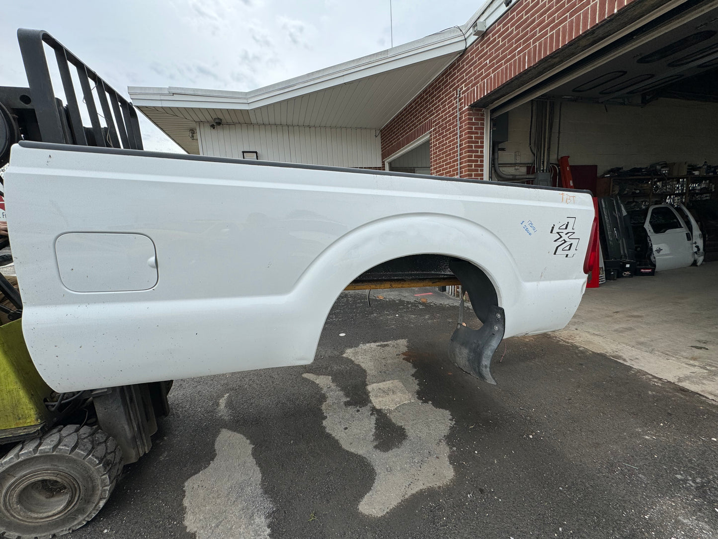 2011-2016 Superduty 8’ bed Oxford white #125101