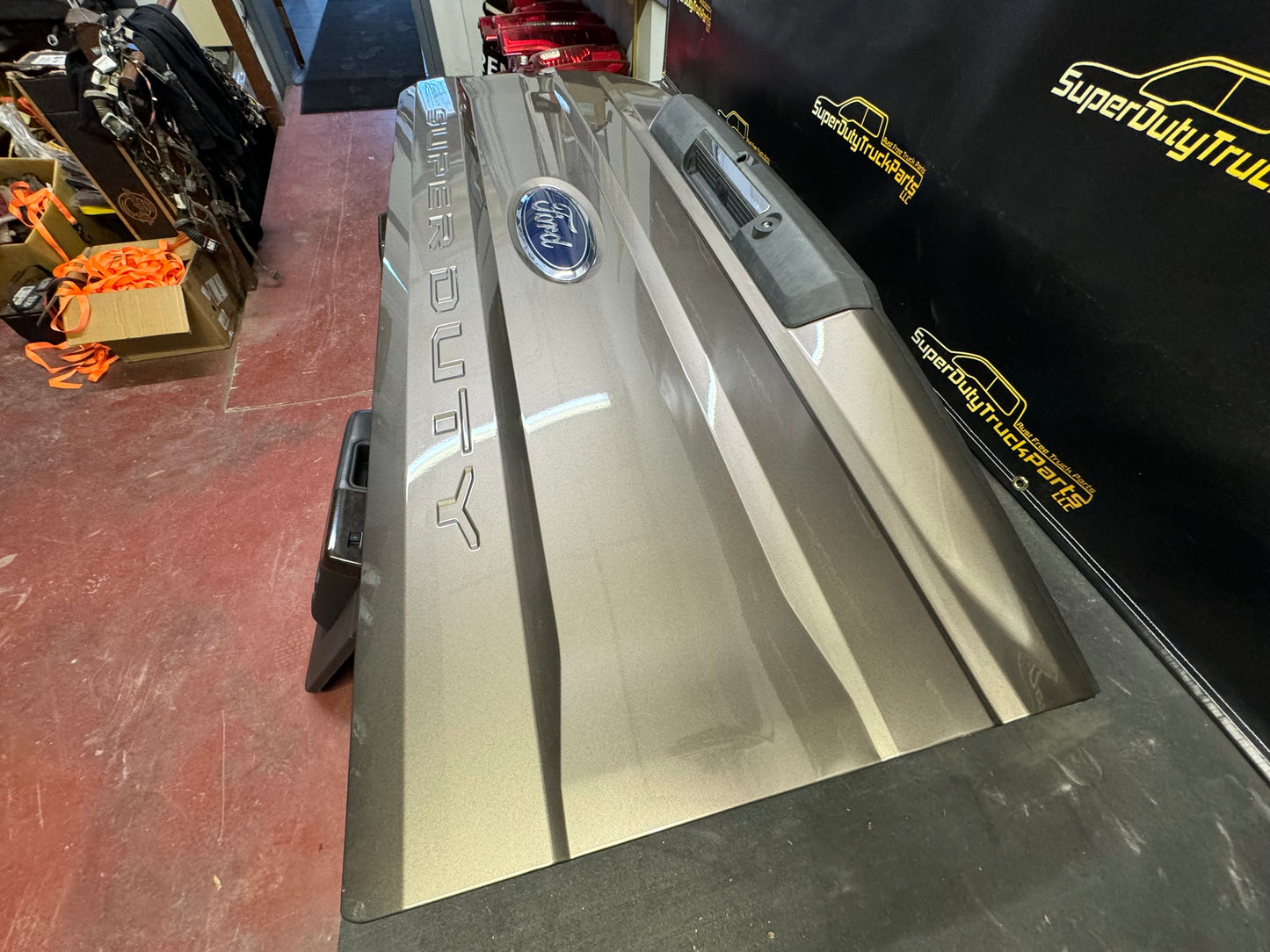 2017-2019 Superduty Tailgate- step, camera, hitch illumination, power release