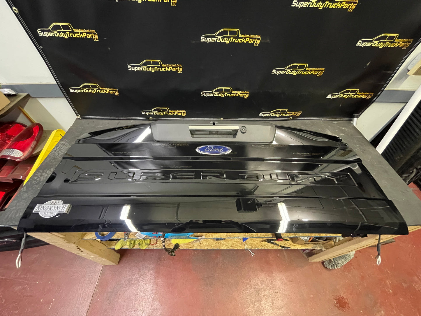 2020-2022 Superduty Tailgate- step, camera, hitch illum, power release and locks. #10206