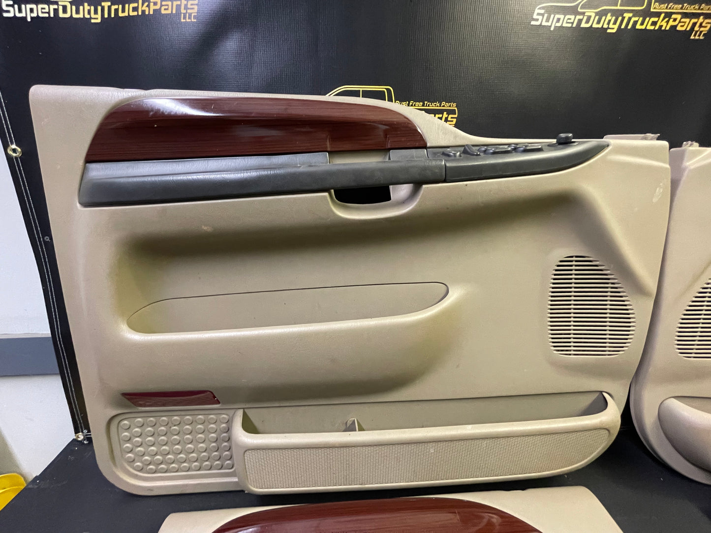 99-07 Superduty Lariat Door Panels Tan