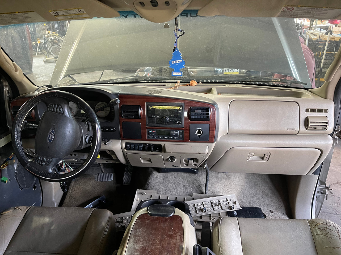 2005-2007 Superduty Lariat Dash Assy in Tan