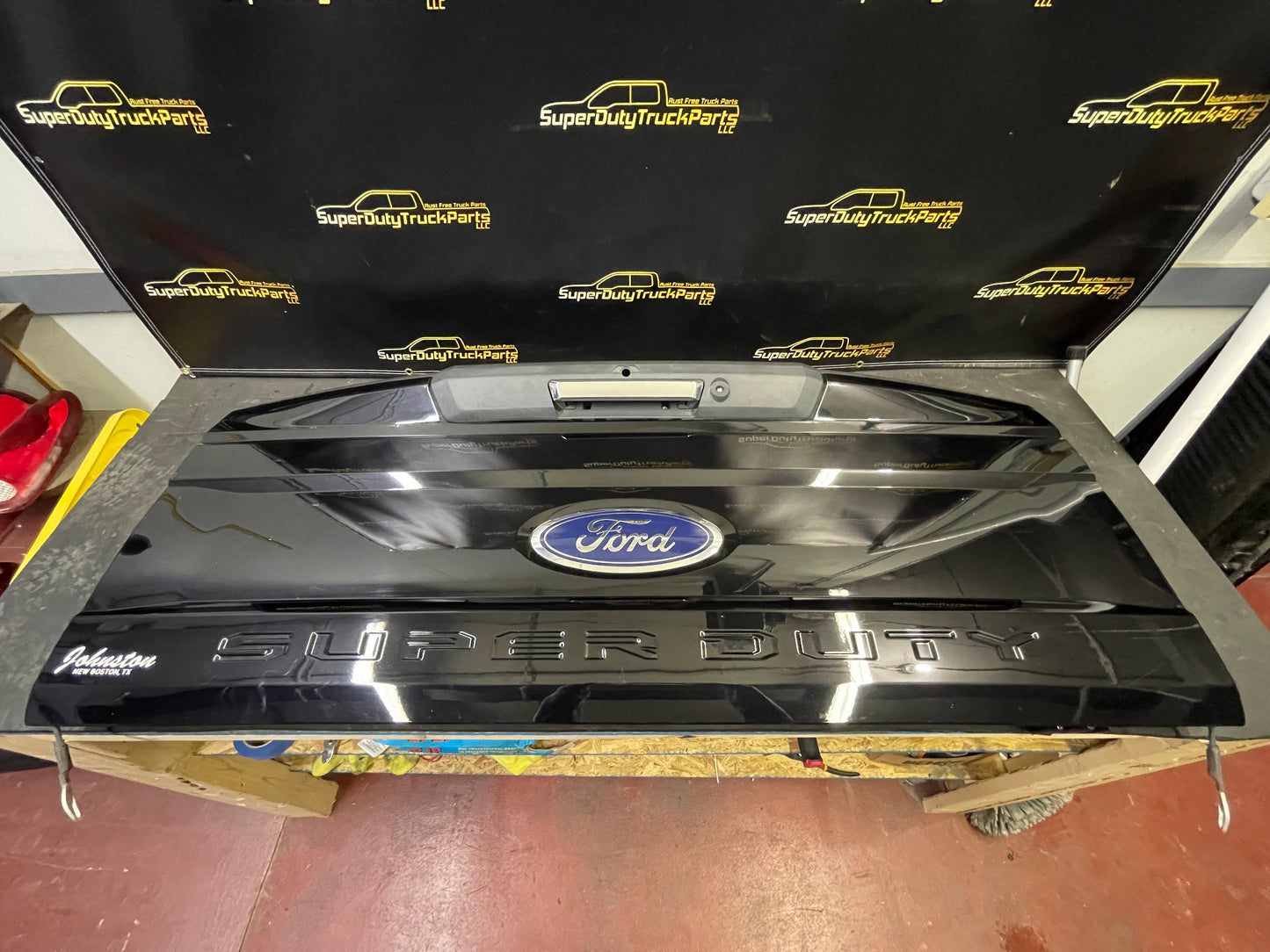 2017-2019 Superduty Tailgate- step, camera, hitch illum, power locks #10207
