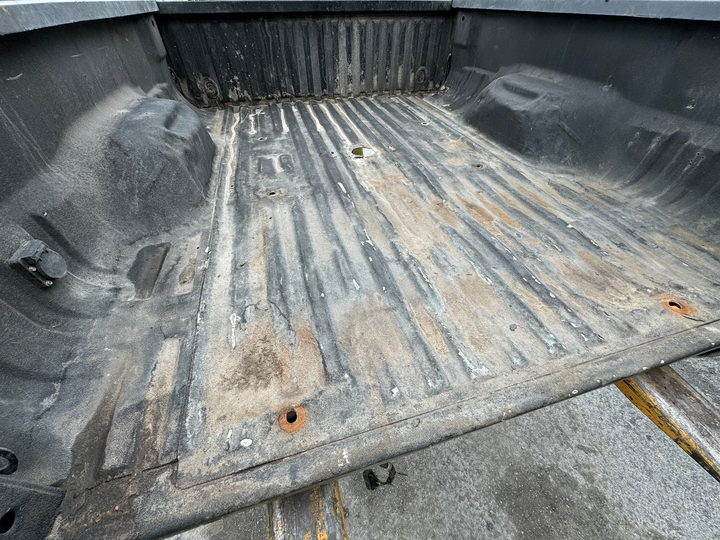 2011-2016 Superduty 6’9” ingot silver UX #12631