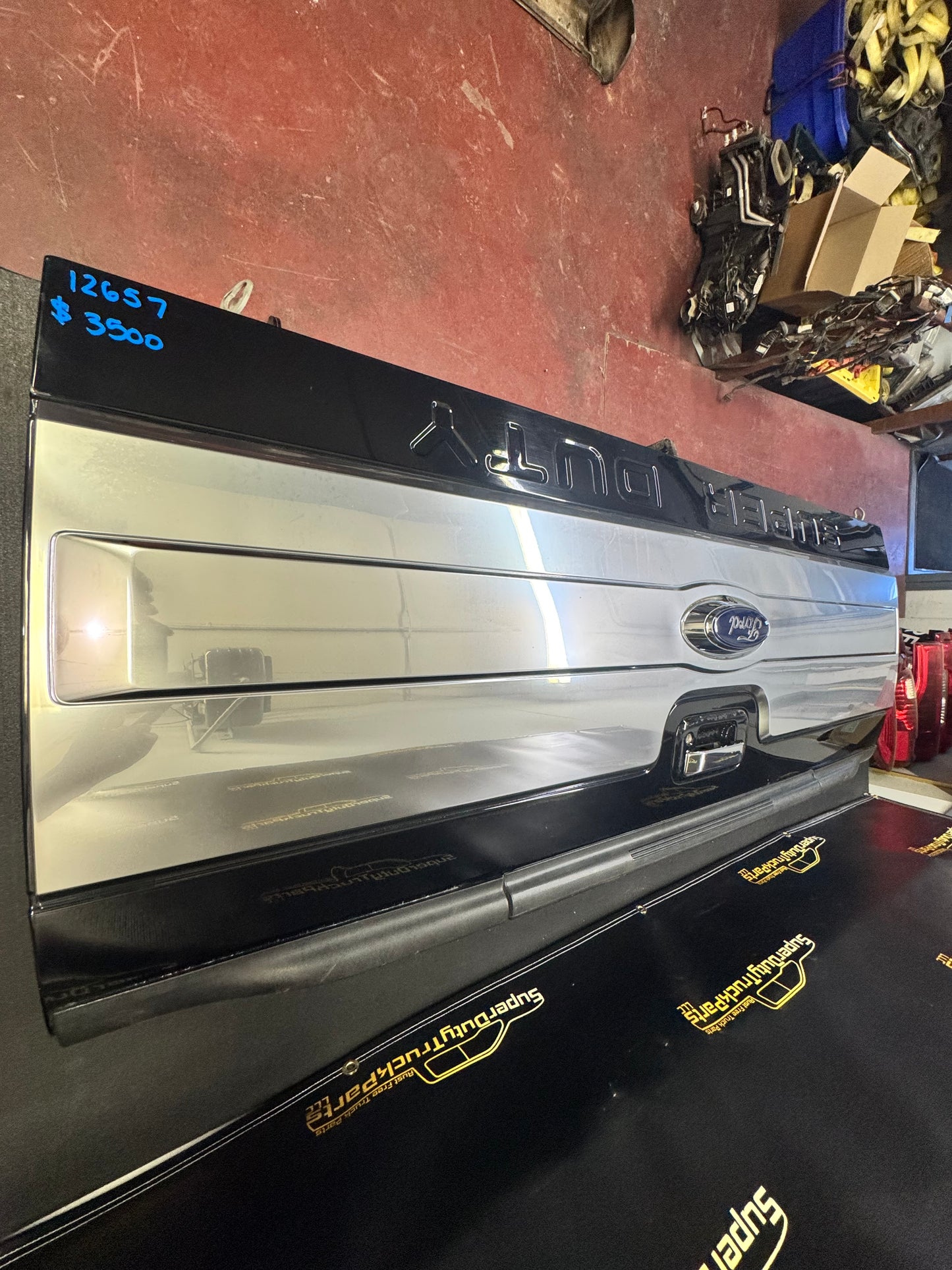 2013-2016 Superduty Platinum Tailgate with step and camera Tux Black #12657