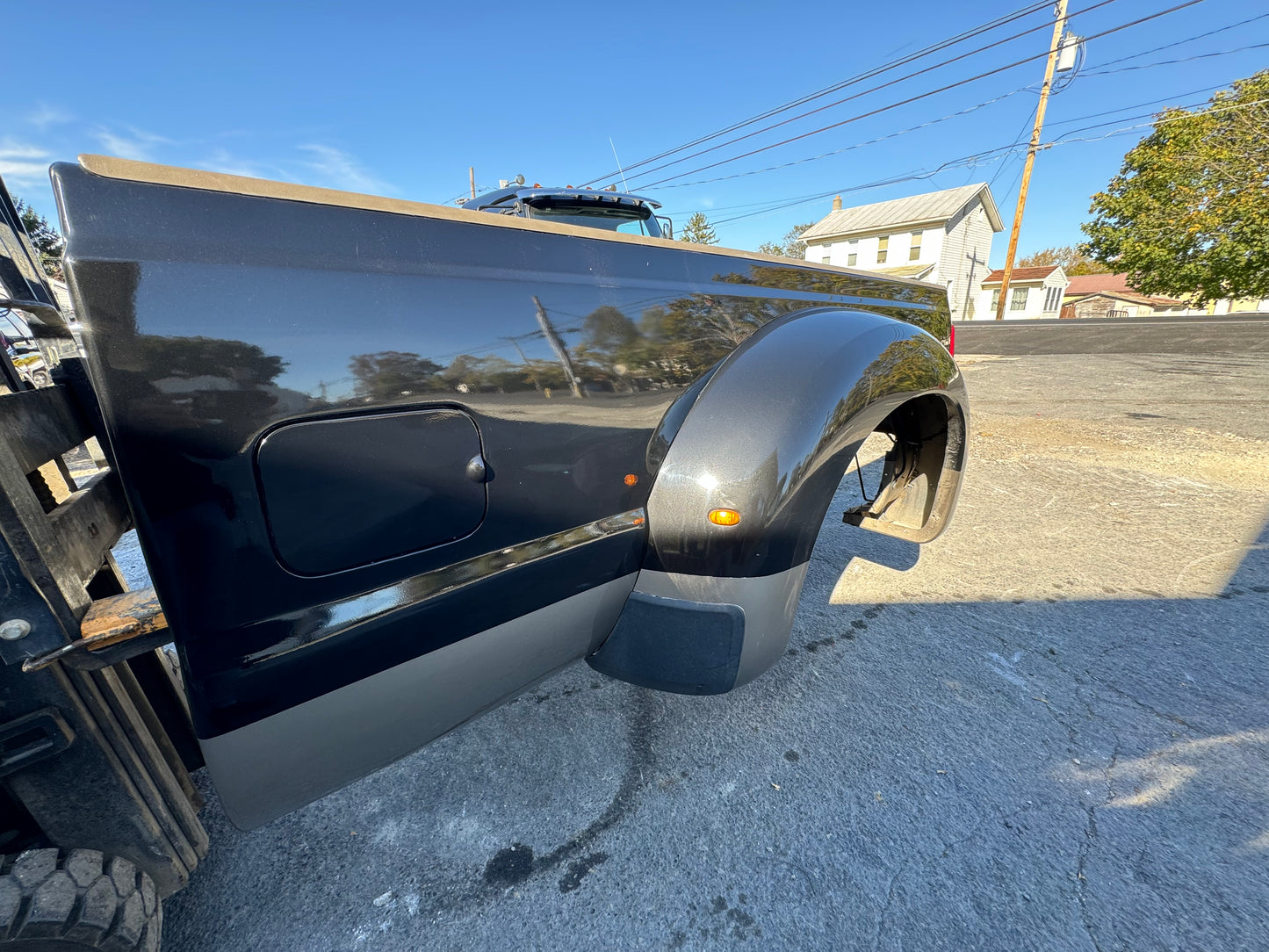 11-16 Superduty 8’ DRW Bed tuxedo black/ adobe #1082