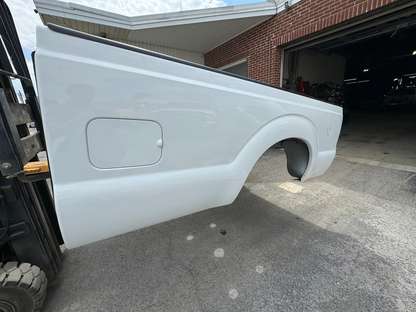 2011-2016 Superduty 8’ bed Oxford white #12593