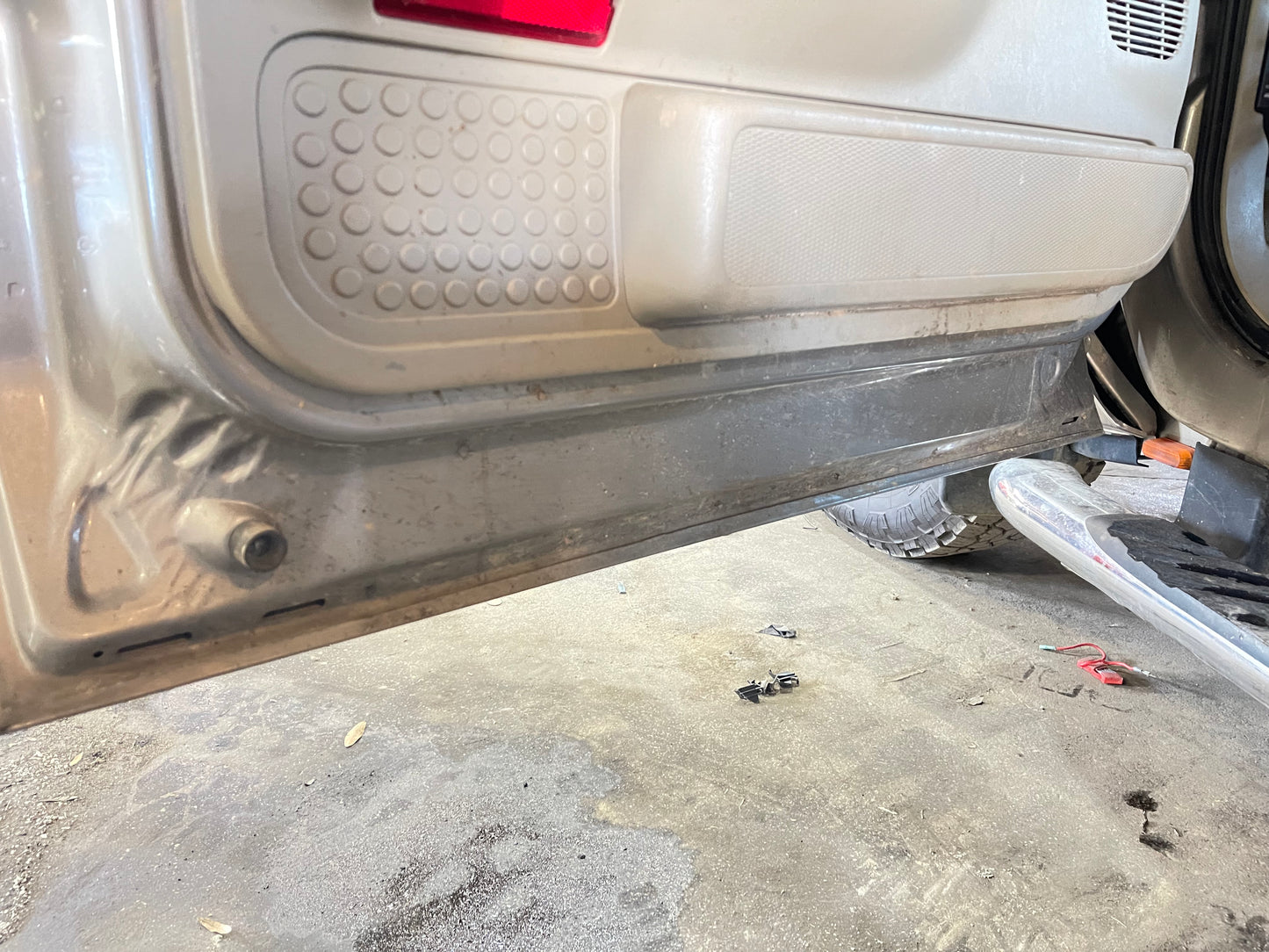 99-07 Superduty Driver Front Door Arizona Beige