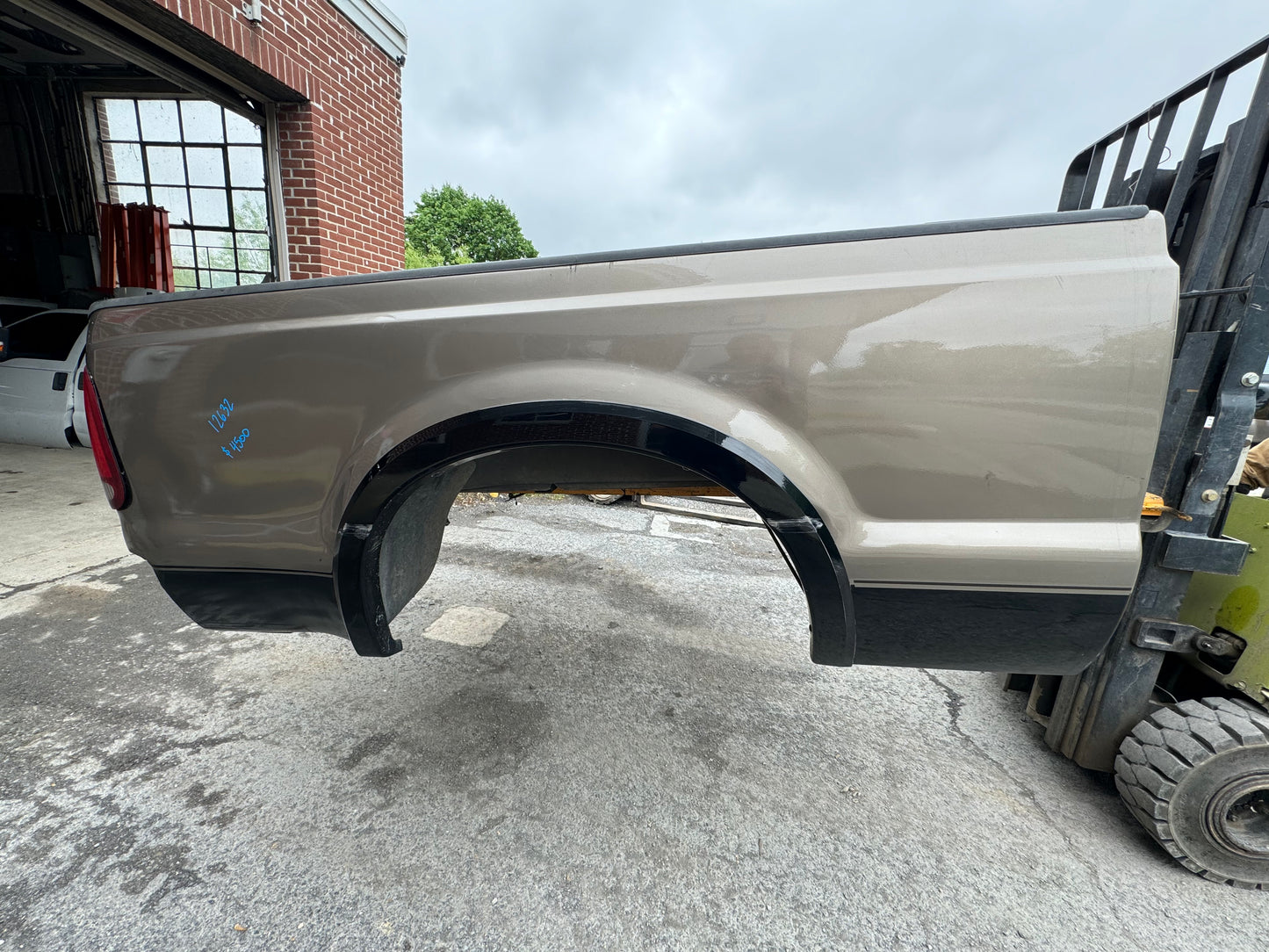 1999-2010 Superduty 6’9” Arizona beige/ black AQ/UD #12632