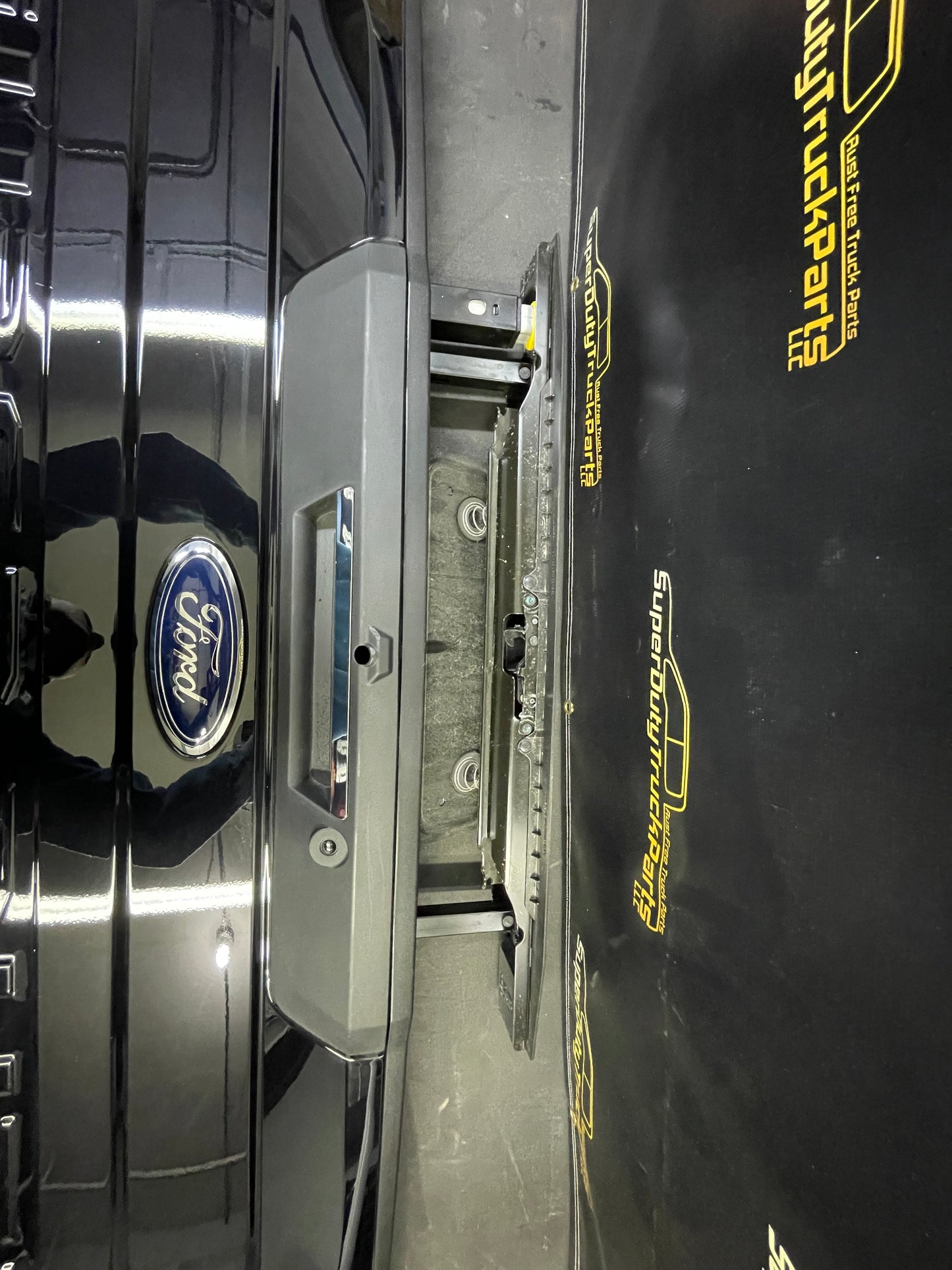 2020-2022 Superduty Tailgate- step, camera, hitch illum, power release and locks. #10206