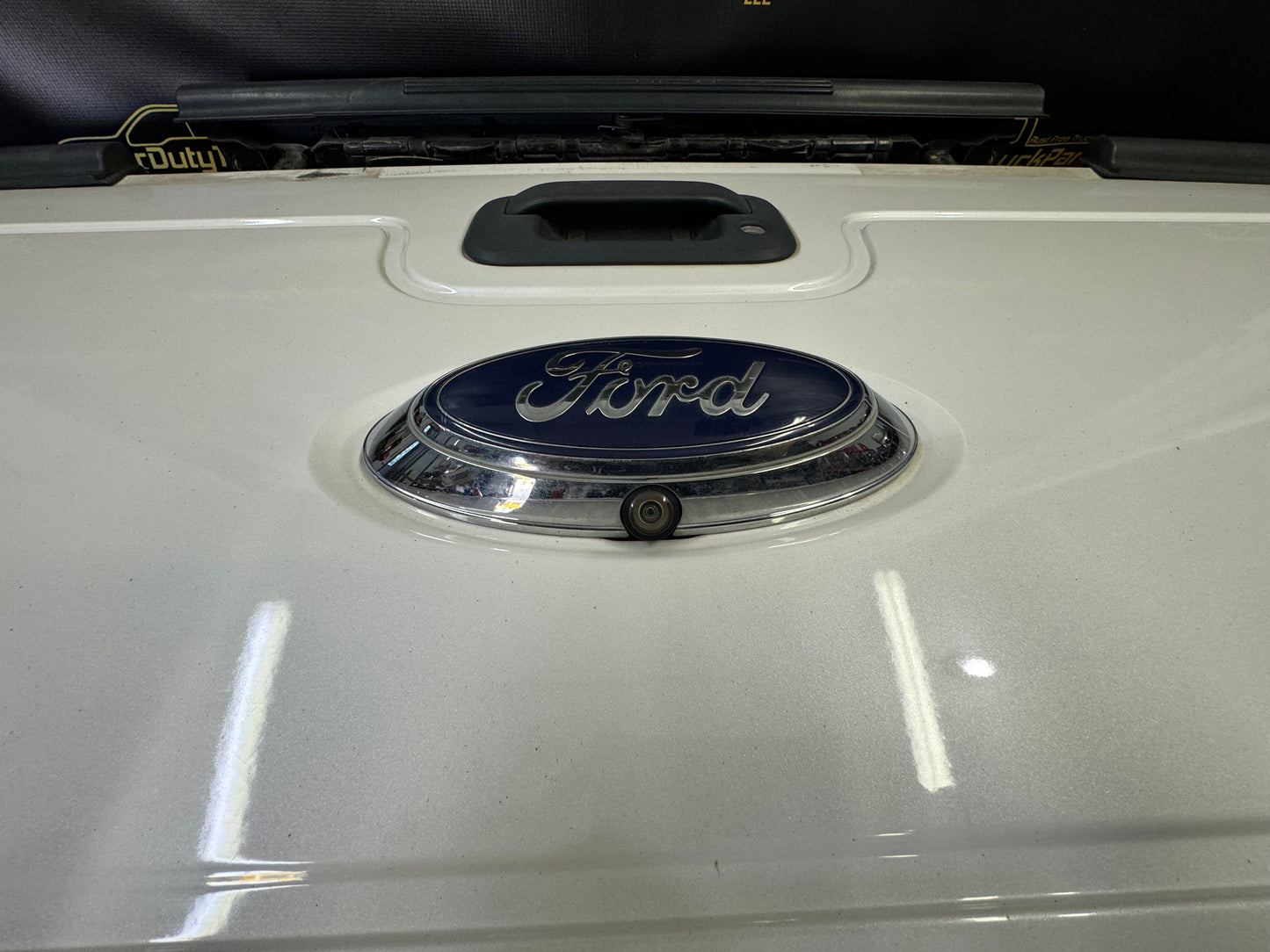 2013-2016 style tailgate step and camera pearl white UG #12621
