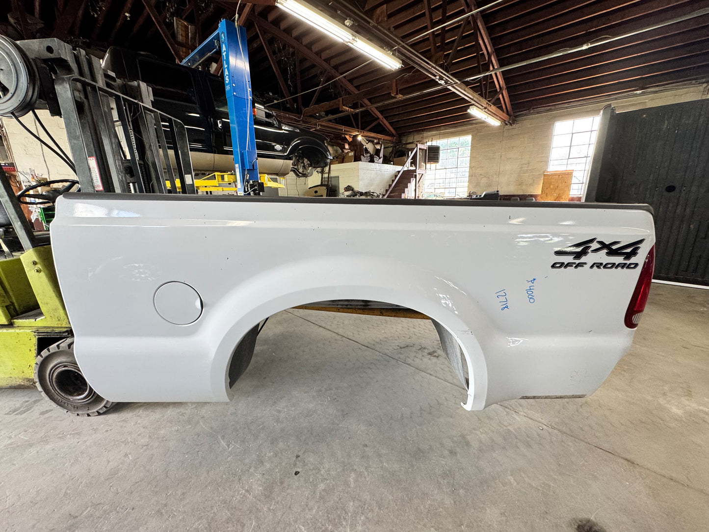 99-10 Superduty 6’9” Bed Oxford White #12718