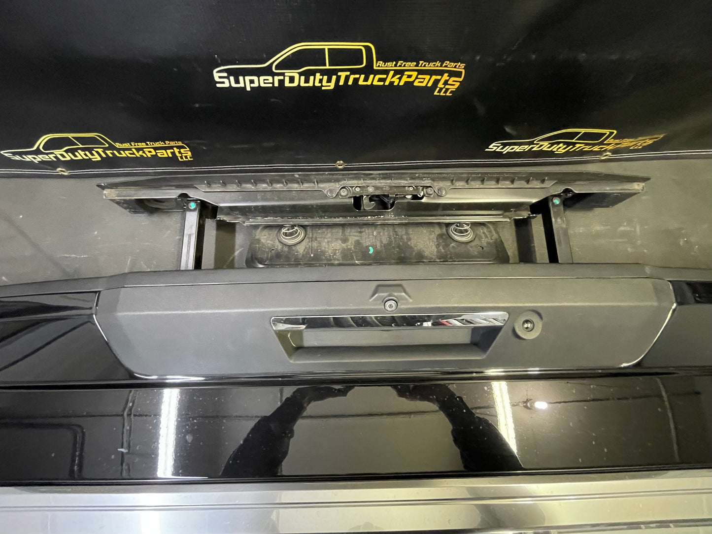 2020-2022 Superduty Tailgate Platinum- Agate black UM #12618