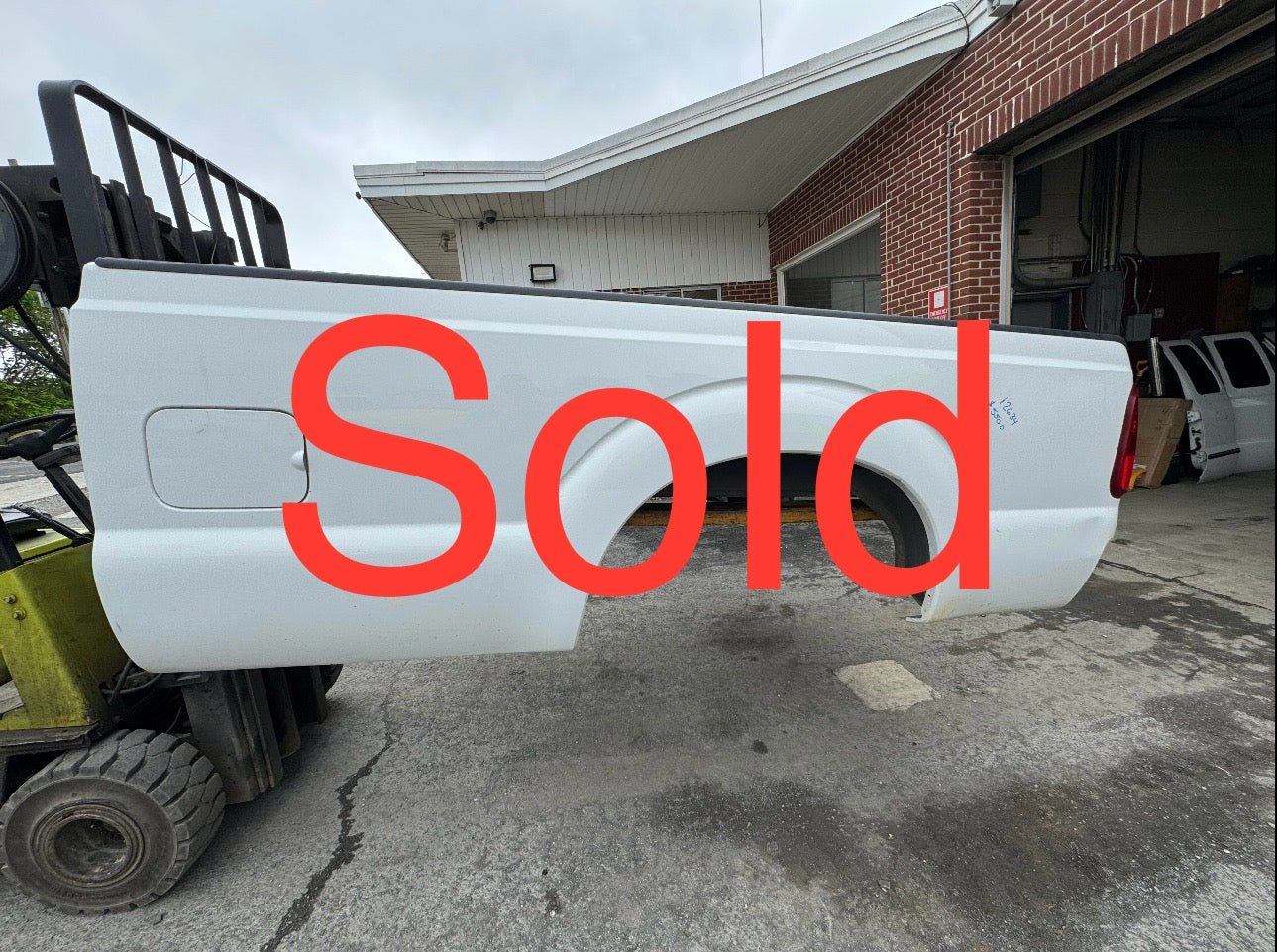 2011-2016 Superduty 8’ bed Oxford white #12634