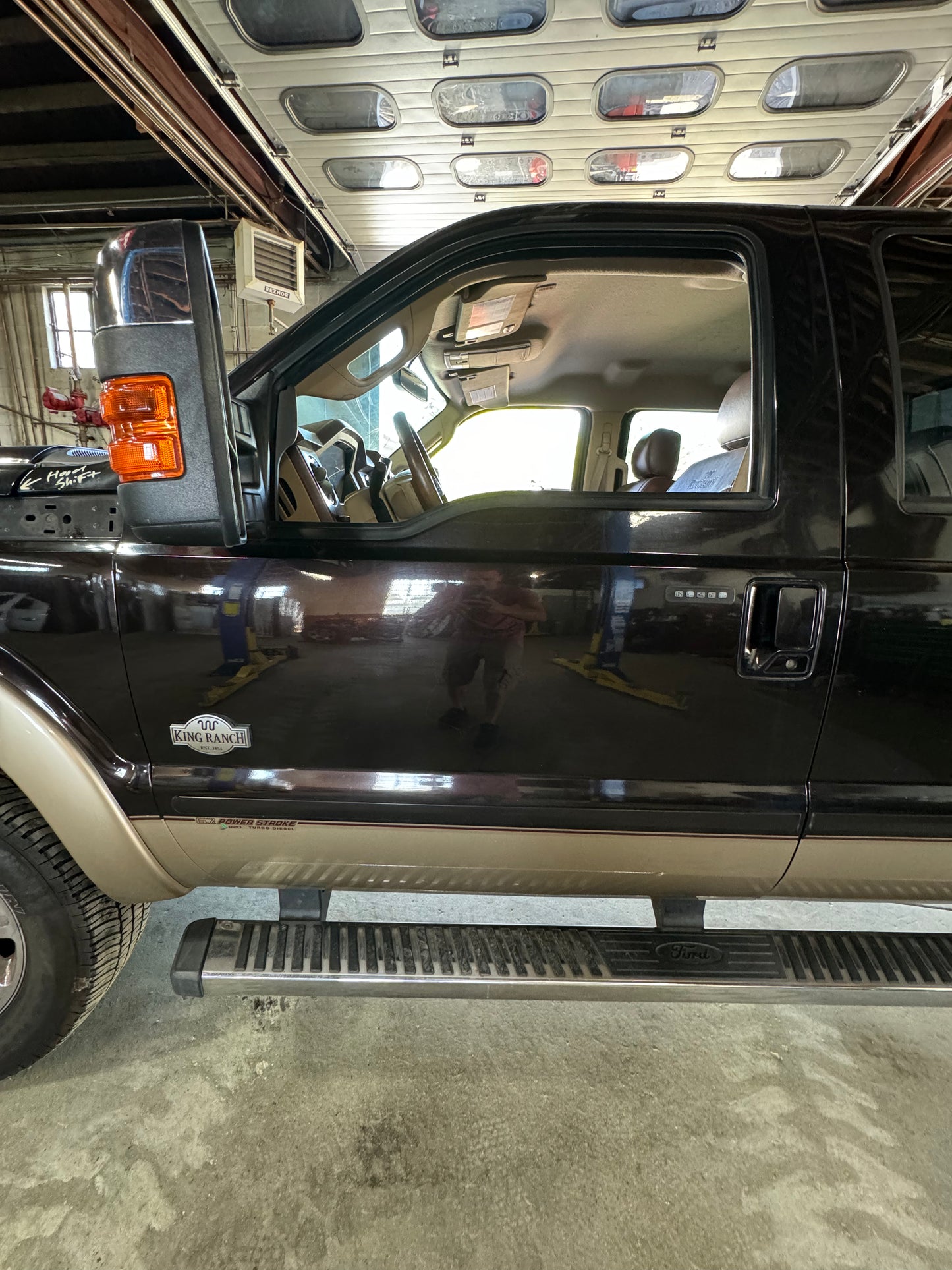 2011-2016 Superduty drivers front door. Kodiak brown/adobe #1070