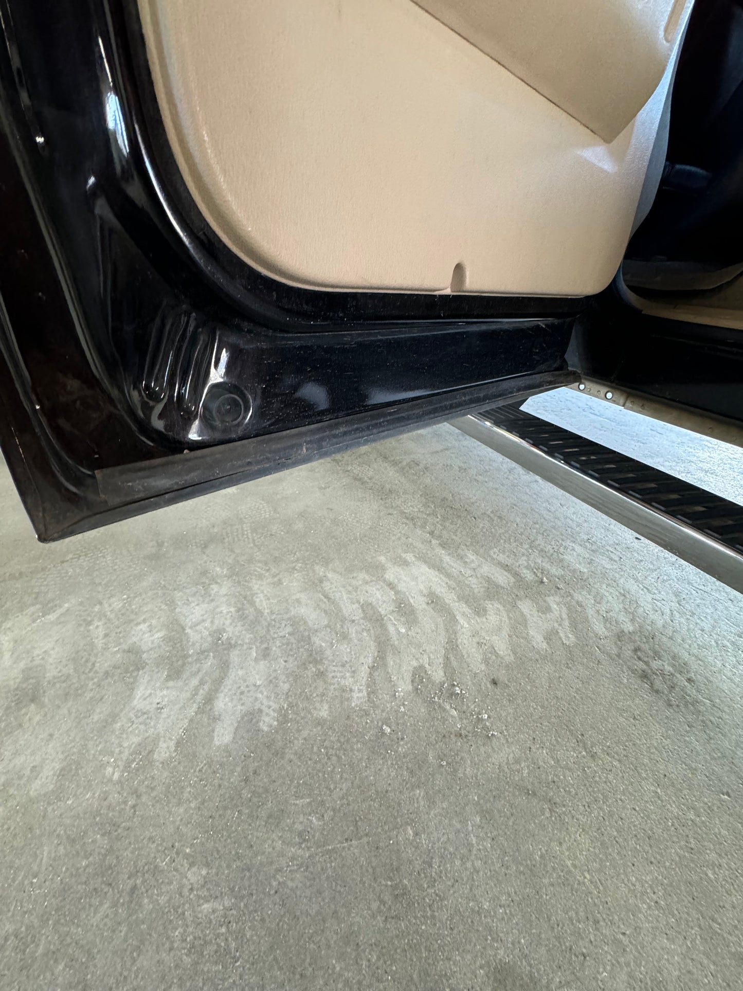 2011-2016 Superduty LH rear door Kodiak brown/ adobe #1070