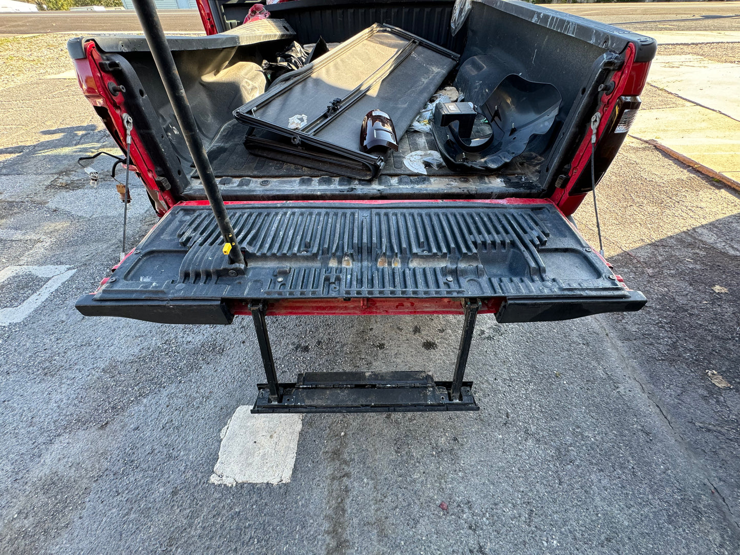 13-16 style Superduty Tailgate w step and camera #1078