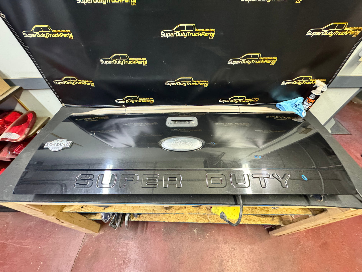 08-12 style Superduty Tailgate step and camera #1085