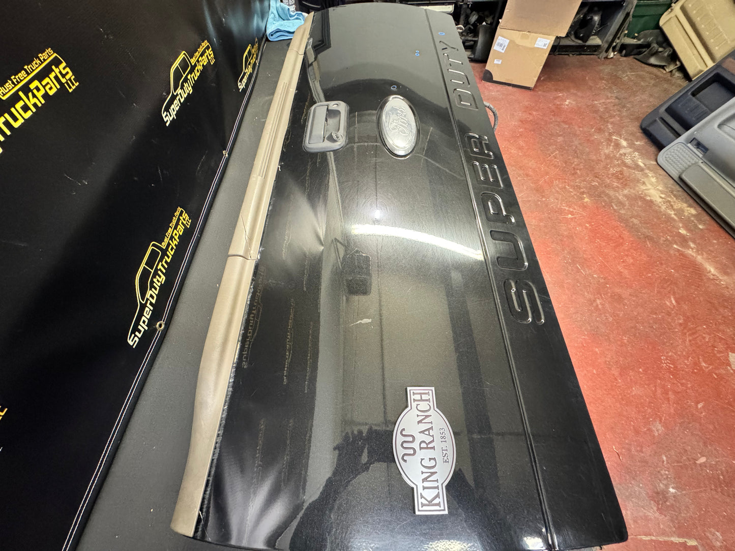 08-12 style Superduty Tailgate step and camera #1085