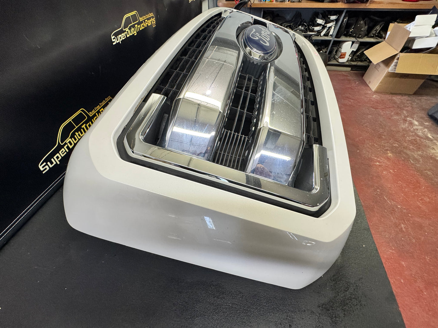 11-16 Superduty Grille Pearl White Surround