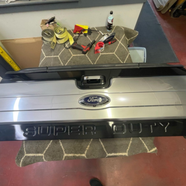 2013 2014 2015 2016 Ford F250 350 450 Platinum Tailgate Tuxedo Black color UH