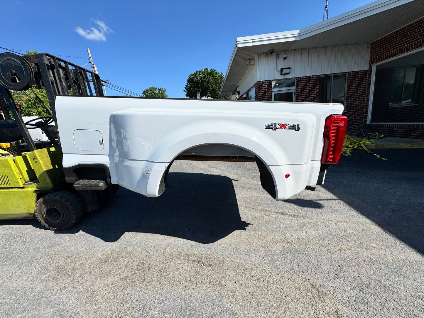 2025 Superduty DRW 8’ Bed Oxford white