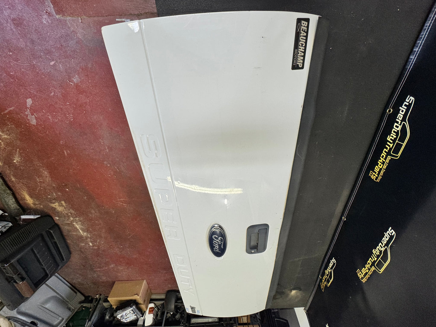 11-16 Superduty Tailgate no step no camera