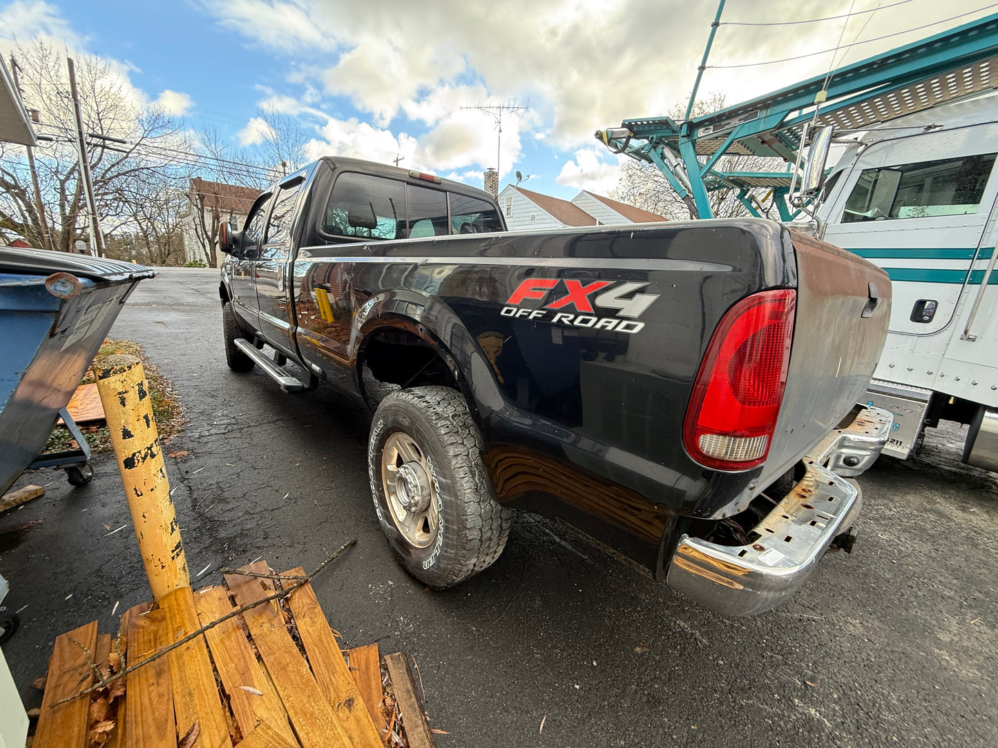 2005 Ford F350 Lariat Part Out #1100