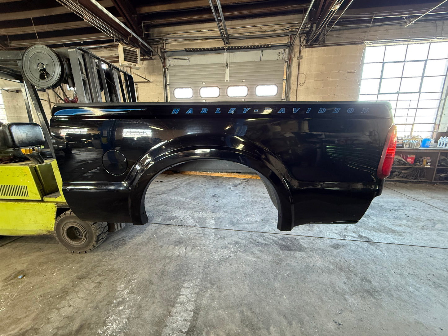 99-10 Superduty Short bed black code UD Harley edition #12711