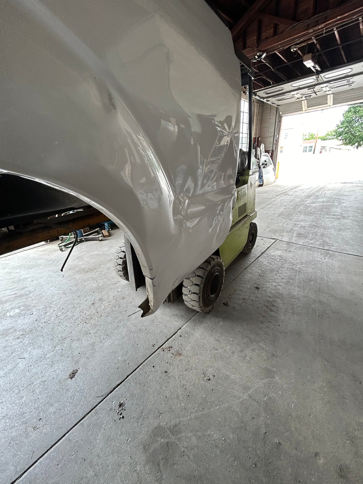 2011-2016 Ford Super Duty Short bed 6’9” Pearl White UG