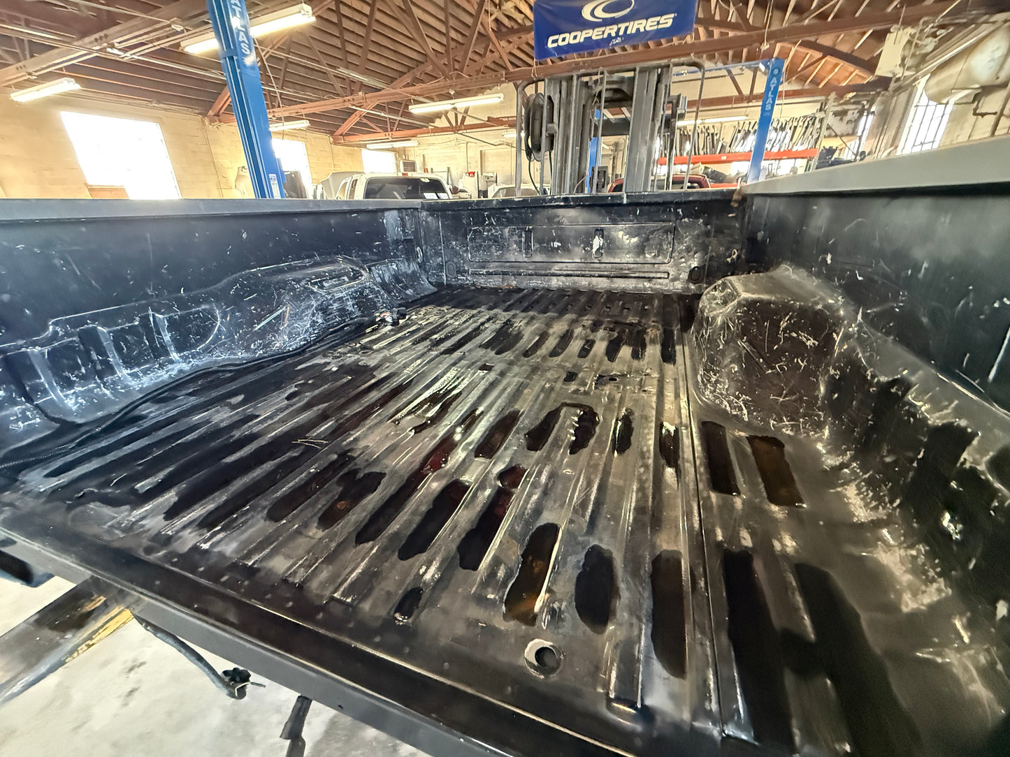 99-10 Superduty Short bed black code UD Harley edition #12711