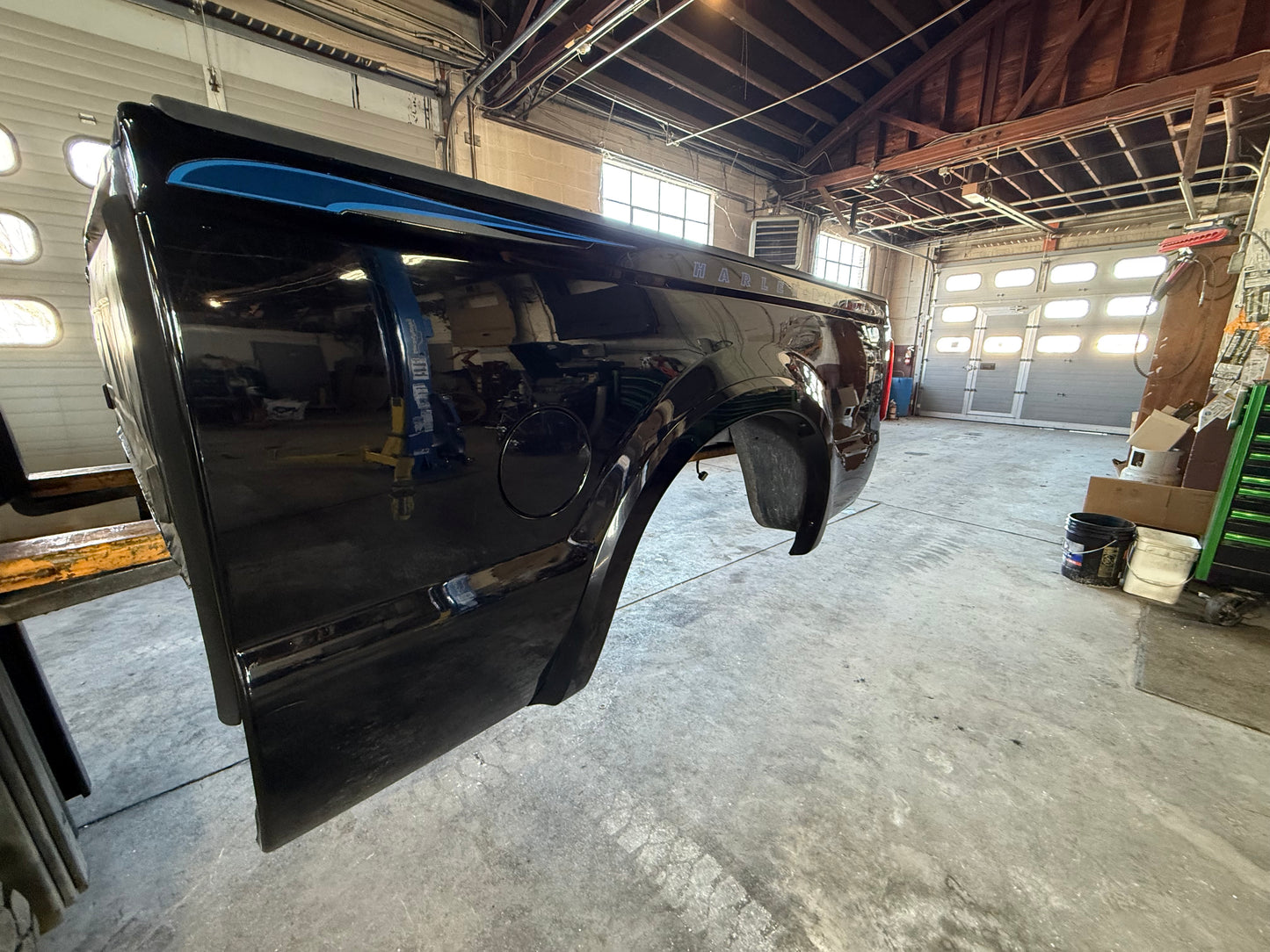 99-10 Superduty Short bed black code UD Harley edition #12711
