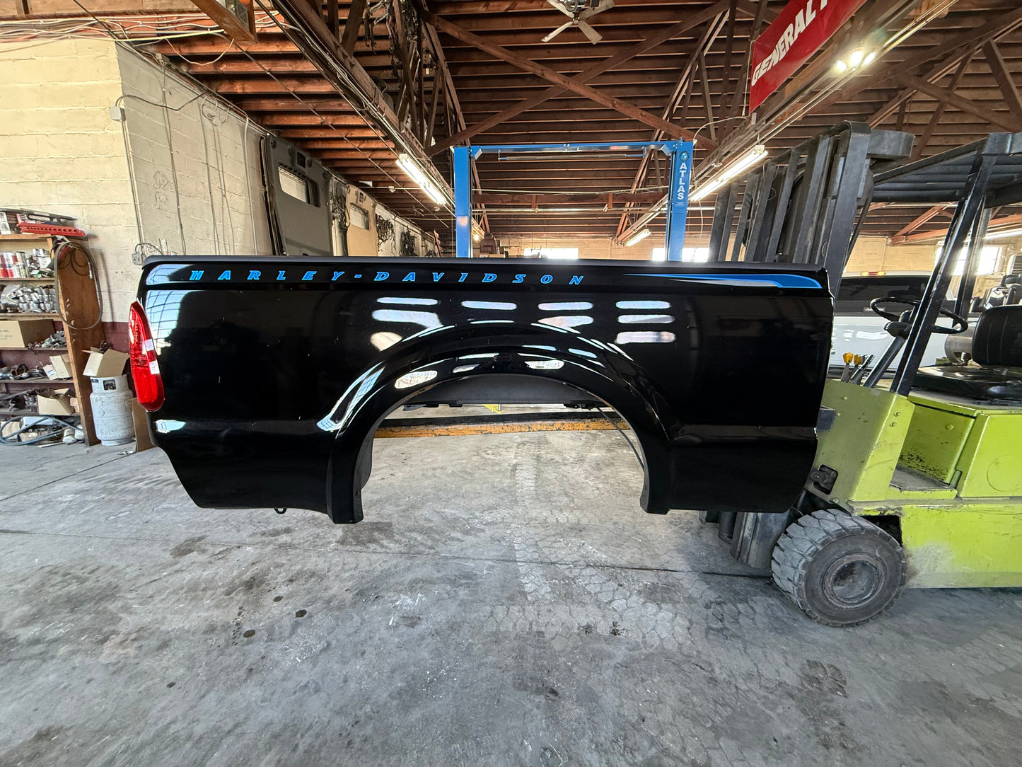 99-10 Superduty Short bed black code UD Harley edition #12711