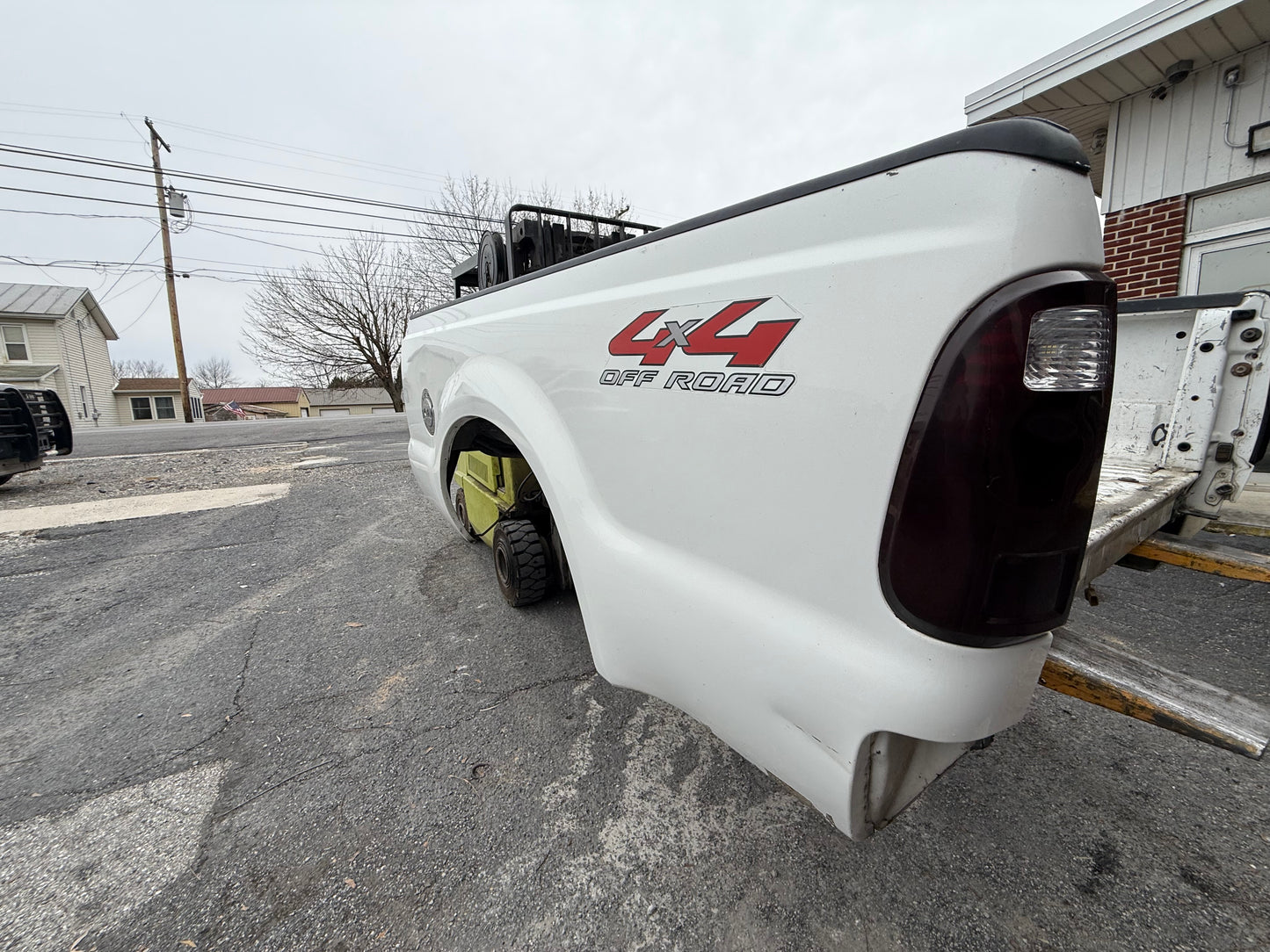 99-10 Superduty 6’9” Oxford White #12705