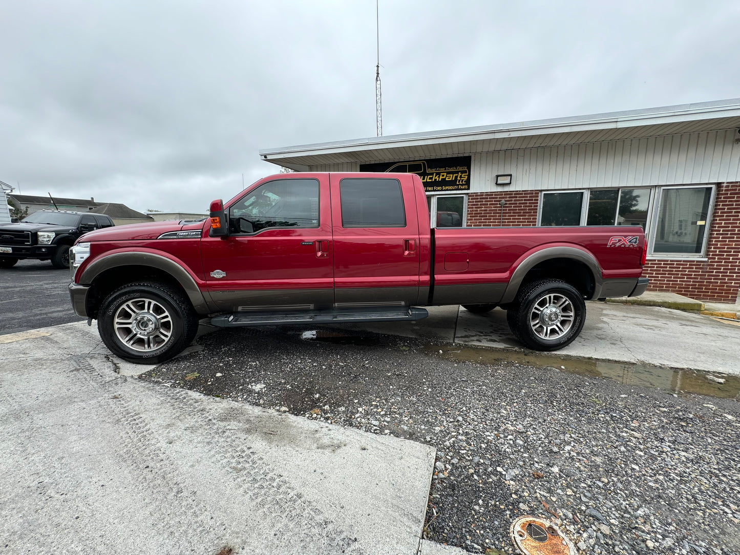 2015 F350 King Ranch 164k miles. Clean title #1075