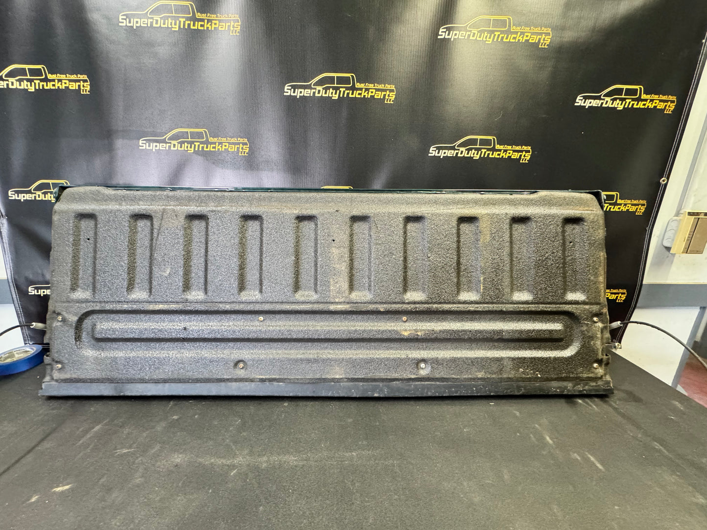 11-16 Superduty Tailgate no step no camera