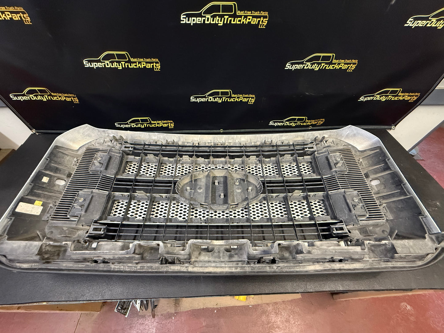 2013-2016 Ford Superduty Platinum Grille Assembly #1109