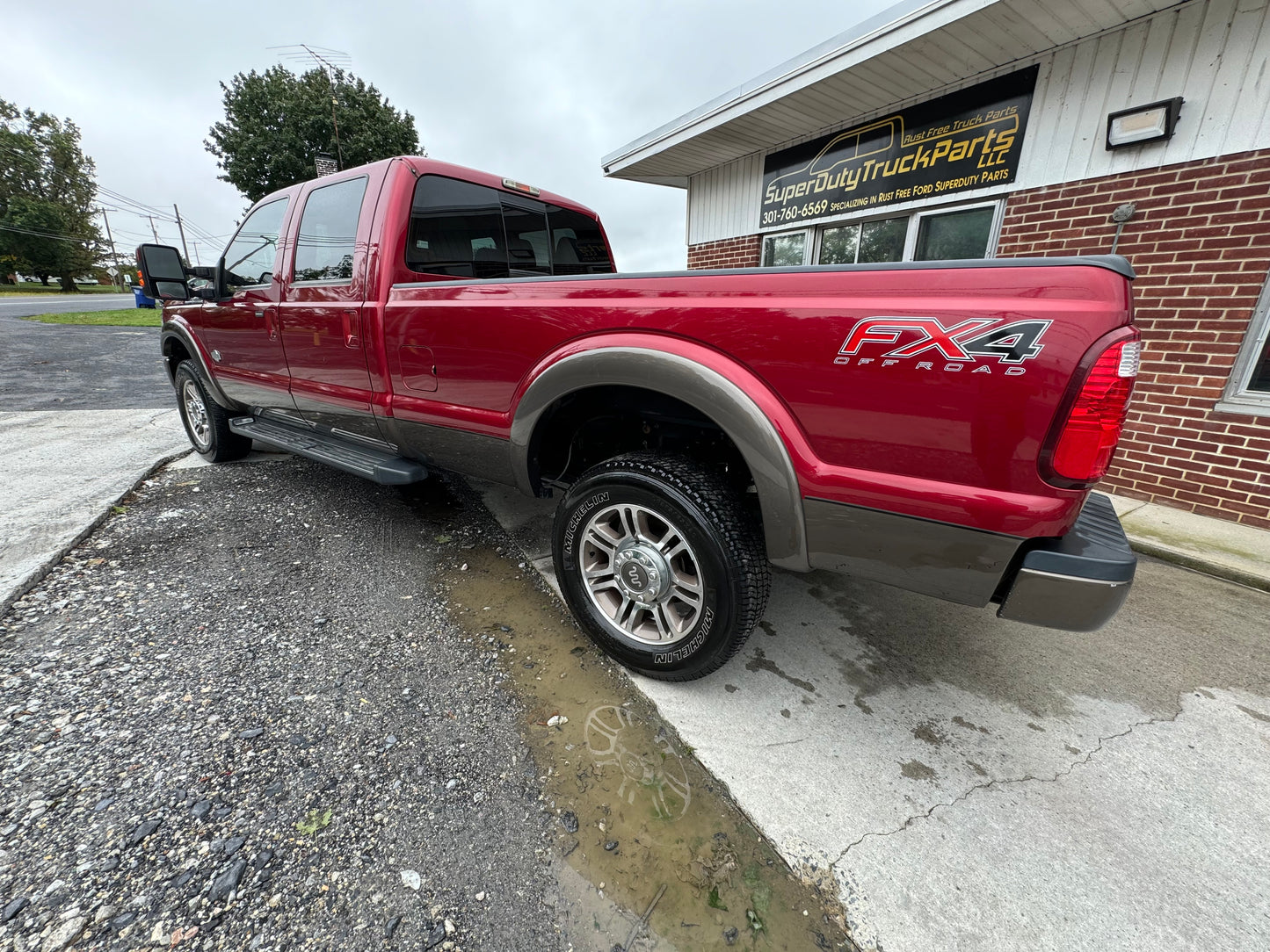 2015 F350 King Ranch 164k miles. Clean title #1075