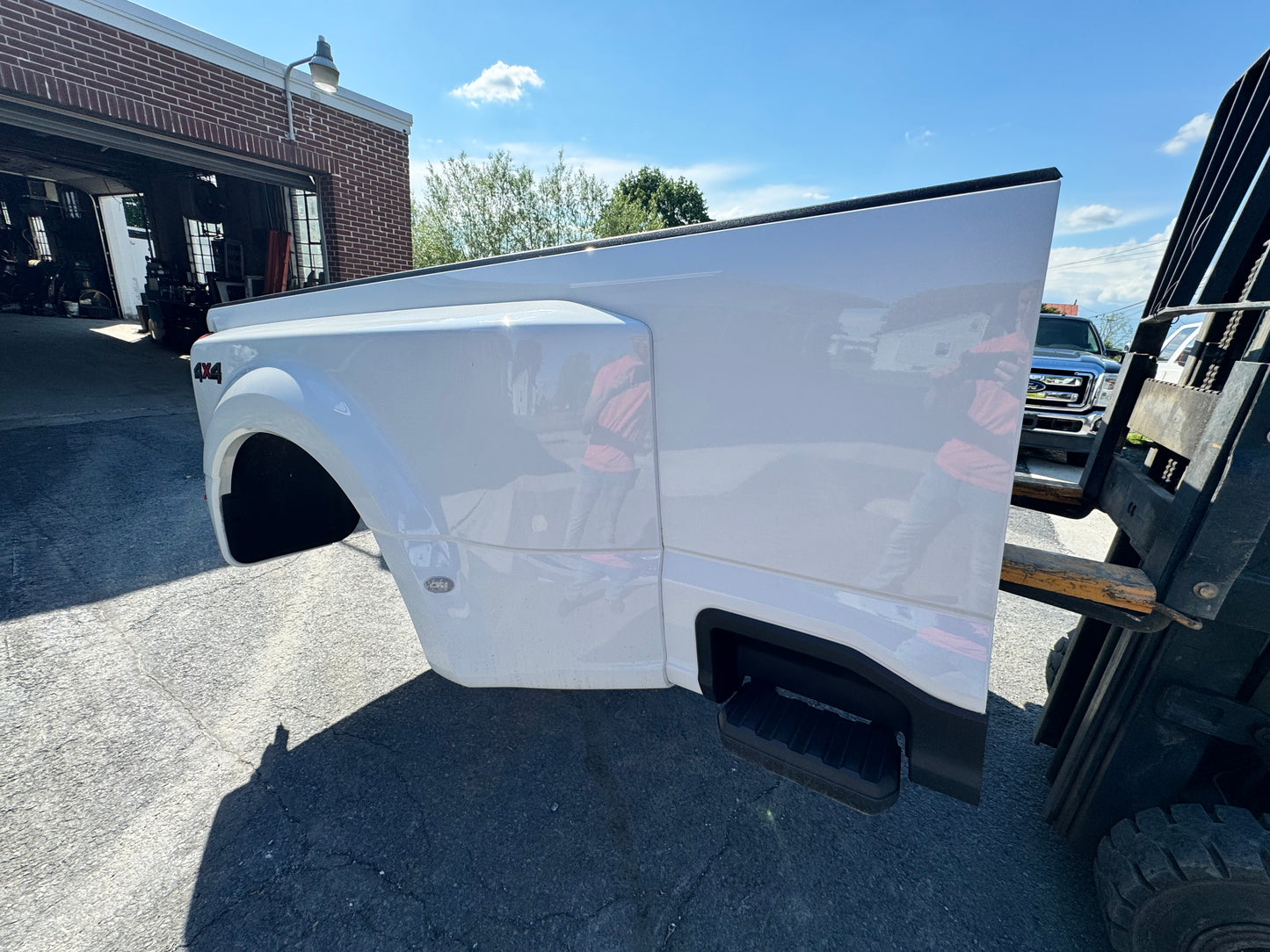 2025 Superduty DRW 8’ Bed Oxford white