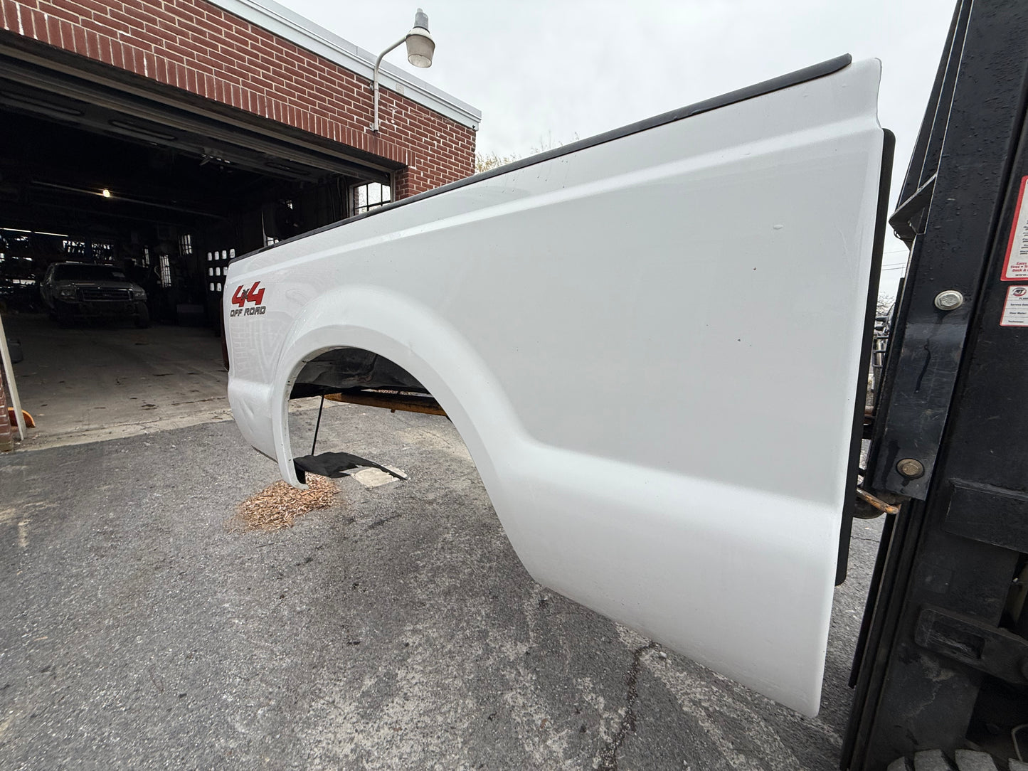 99-10 Superduty 6’9” Oxford White #12705