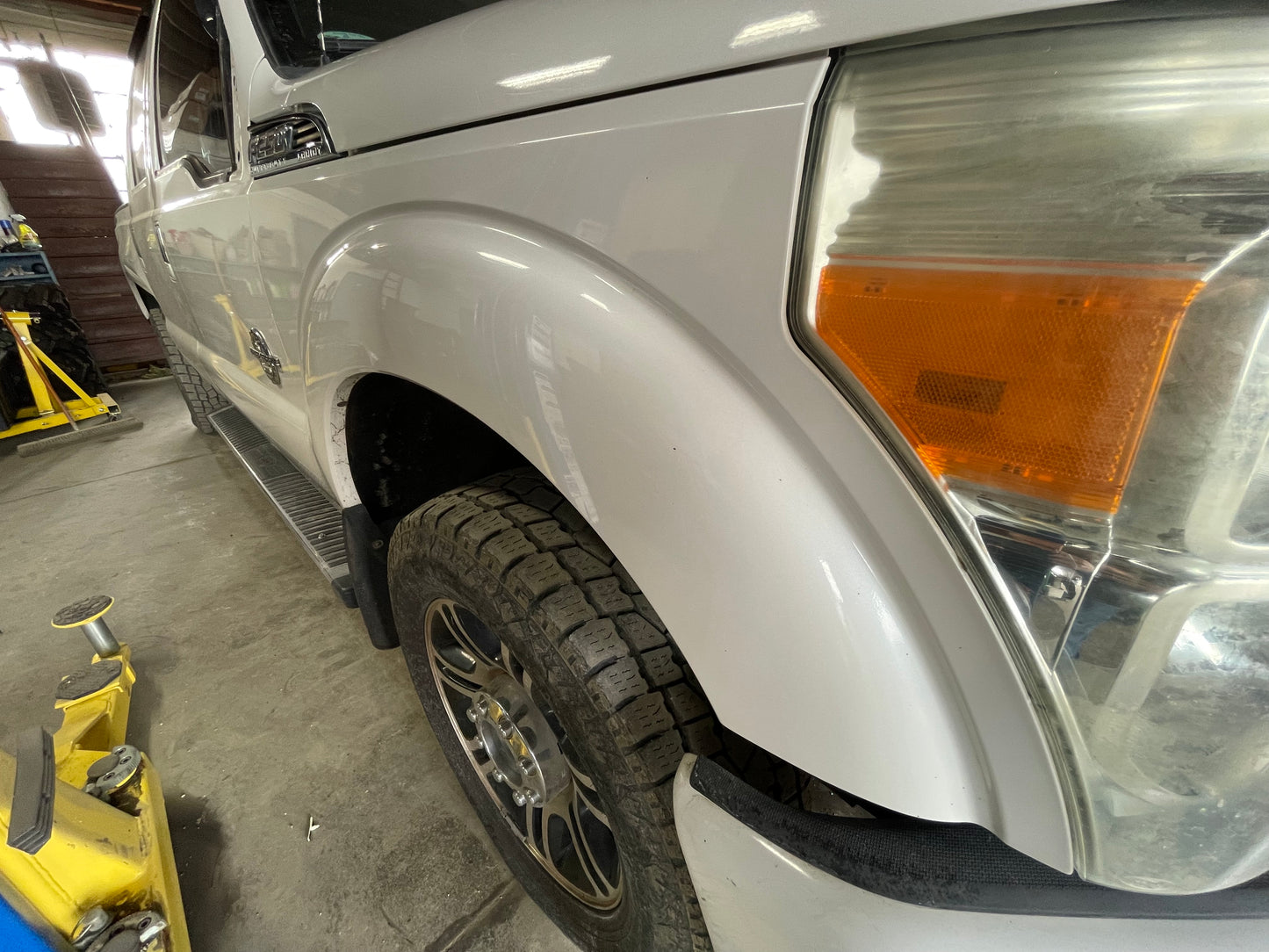 2011-2016 Superduty RH Fender Pearl White UG #1063