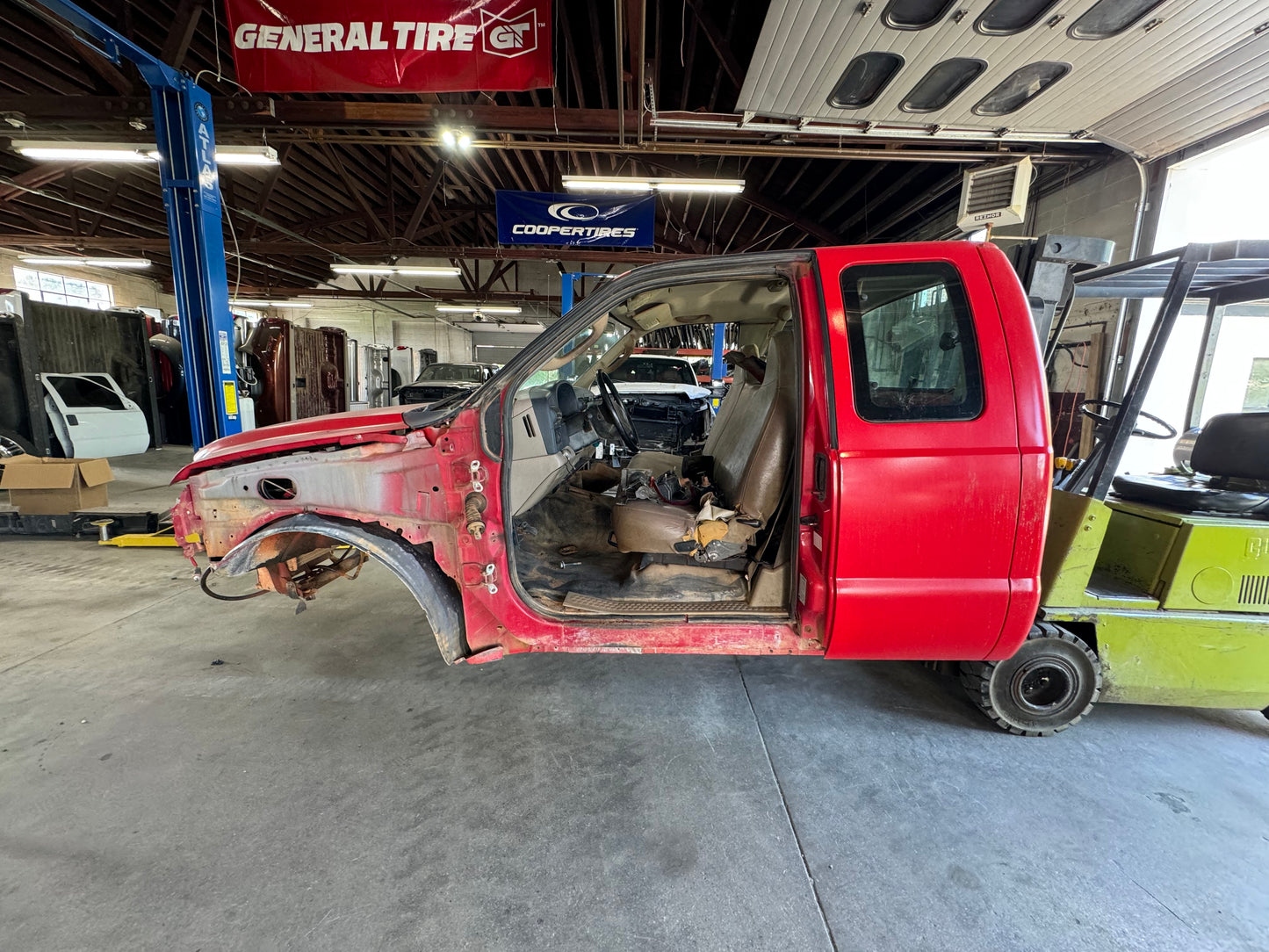 05-07 Superduty Super Cab- Manual Transmission SOLD STRIPPED