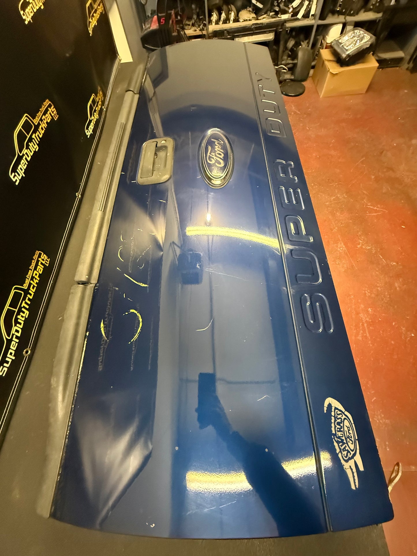 08-16 style Superduty tailgate with step color DX