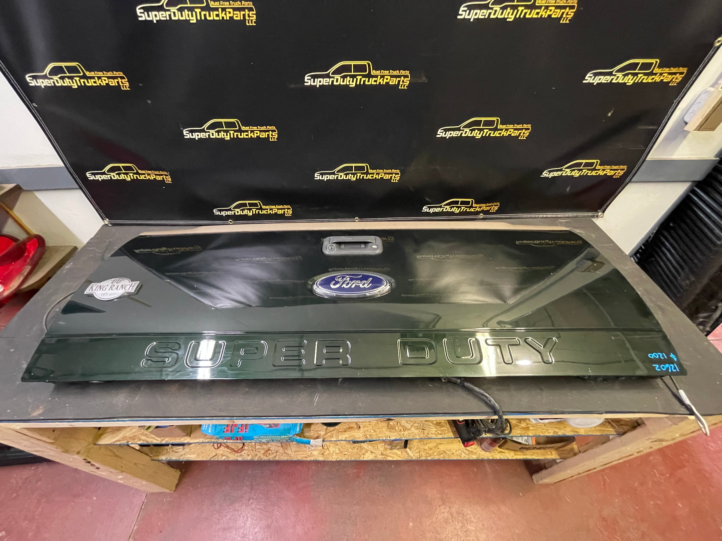 2011-2016 Superduty Tailgate w Camera color W6 #12602