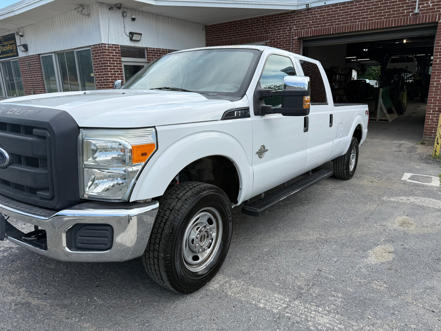 2015 Ford F250 XL 203k miles Clean Title #1115