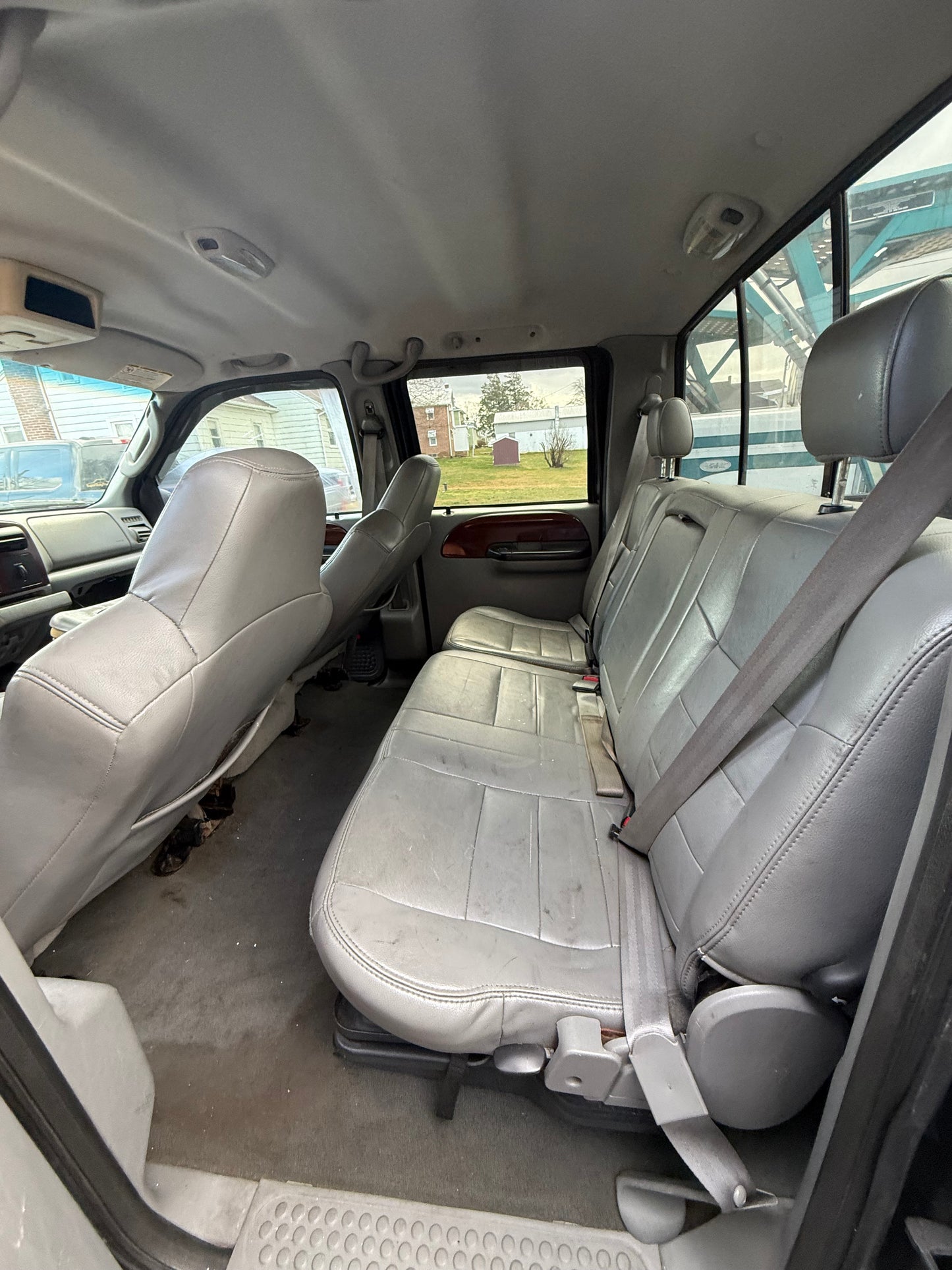 2005 Ford F350 Lariat Part Out #1100